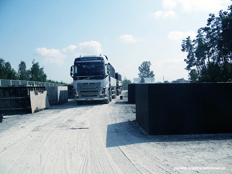 Transport szamb betonowych  w Iłży